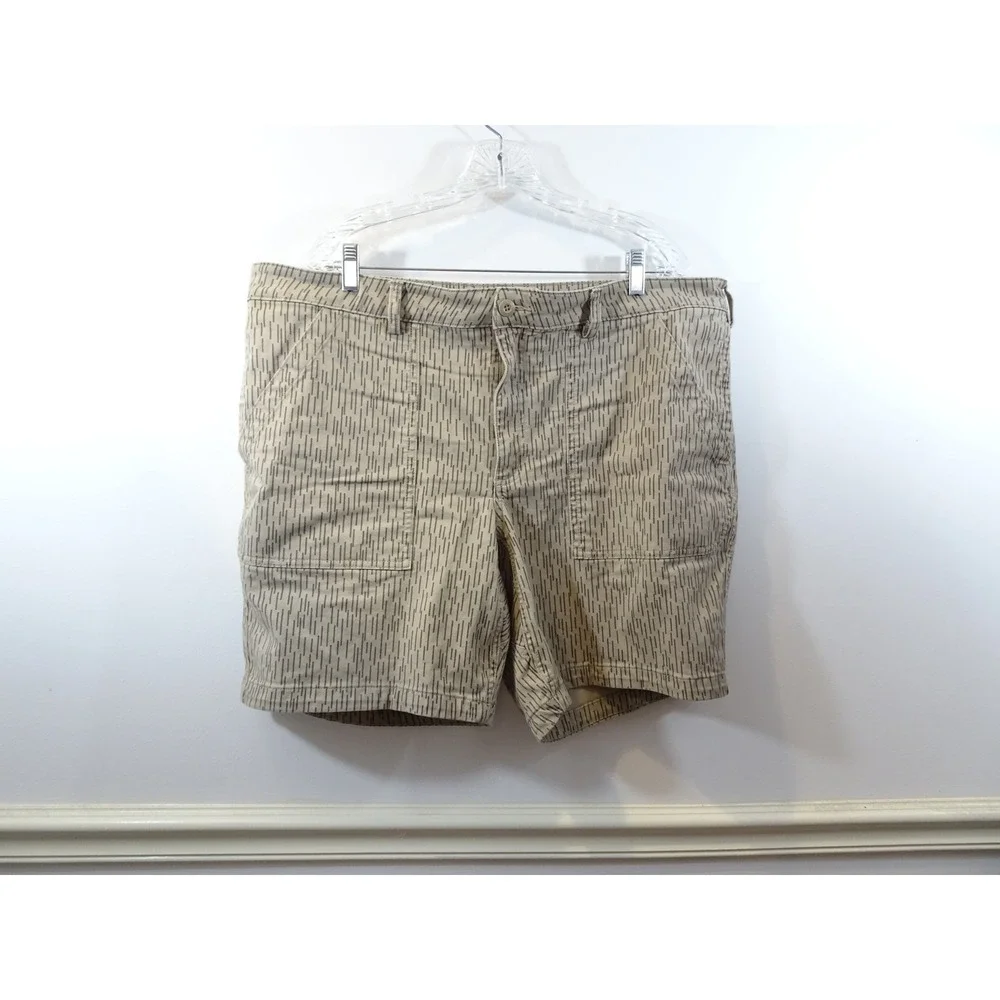 Duluth Trading Co Mens Size 40 Standard Fit Rain Drop Camo Shorts Tan Cotton